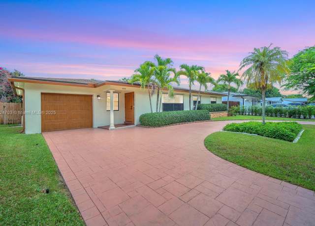 Property at 10421 SW 50th Pl, Cooper City, FL 33328, 3 beds, 2 baths