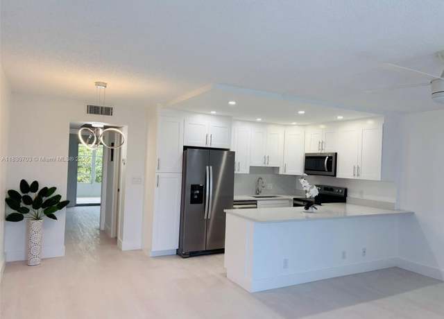 Property at 4025 Ellesmere B #4025, Deerfield Beach, FL 33442, 1 bed, 1.5 baths