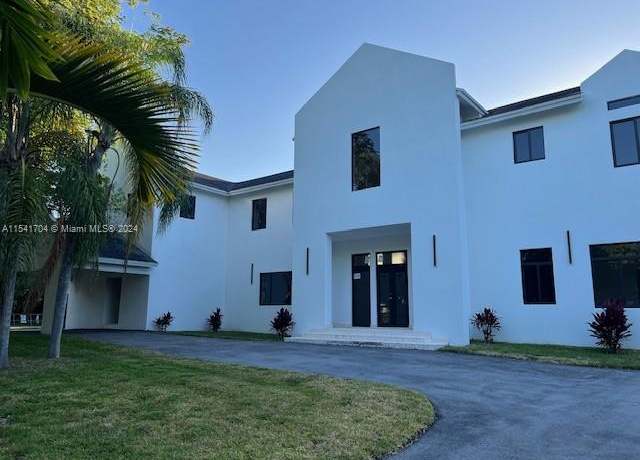 Property at 5455 SW 60 Ct, Miami, FL 33155, 6 beds, 7.5 baths