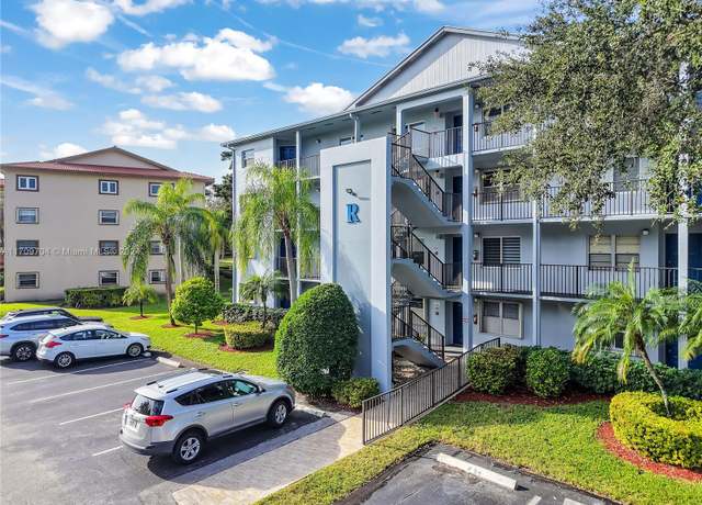 Property at 900 SW 125th Way Unit 304R, Pembroke Pines, FL 33027, 2 beds, 2 baths