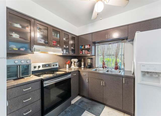 Property at 17140 NW Miami Ct, Miami, FL 33169, 3 beds, 2 baths
