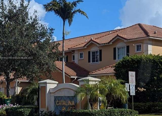 Property at 6407 Catalina Ln #6407, Tamarac, FL 33321, 3 beds, 2.5 baths