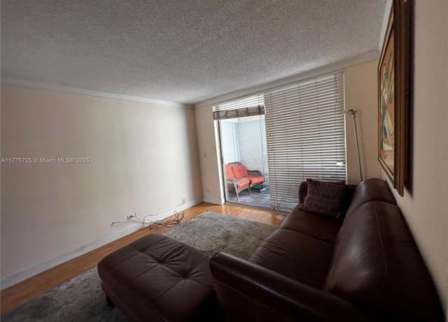 Property at 447 NE 195th St #309, Miami, FL 33179, 2 beds, 2.5 baths