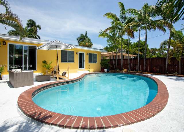 Property at 1344 Adams St, Hollywood, FL 33019, 2 beds, 2 baths