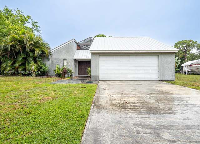 Property at 802 SE Kendall Ave, Port St. Lucie, FL 34983, 3 beds, 2 baths