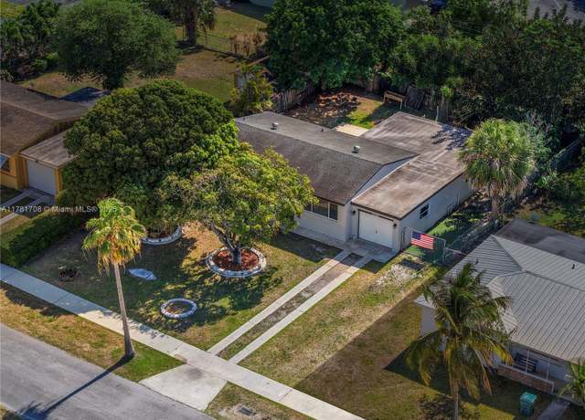 Property at 30100 SW 168th Ct, Homestead, FL 33030, 3 beds, 2 baths