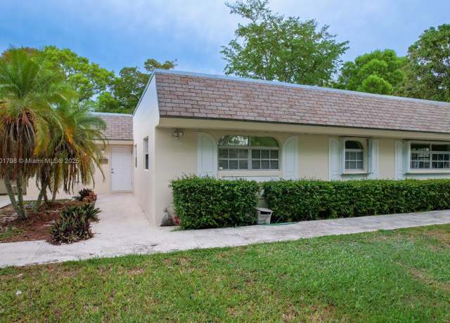 Property at 17252 SW 112th Pl #21243, Miami, FL 33157, 1 bed, 1.5 baths