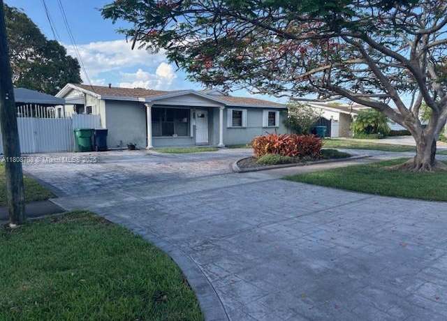 Property at 9301 SW 16th St, Miami, FL 33165, 4 beds, 2.5 baths
