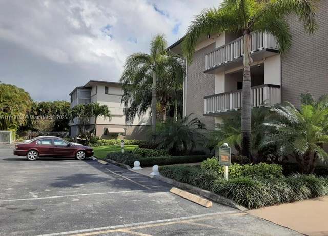 Property at 4900 Washington St #209, Hollywood, FL 33021, 1 bed, 1.5 baths