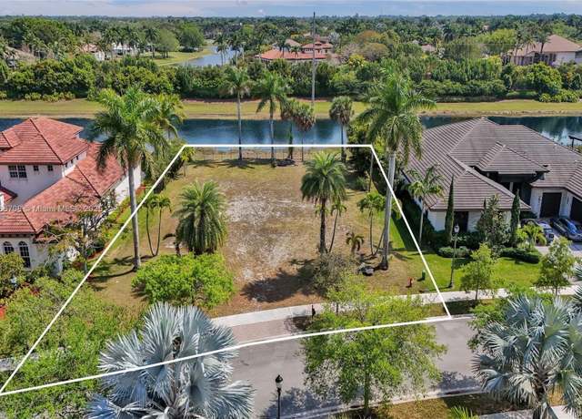 Property at 19068 Park Ridge St, Weston, FL 33332