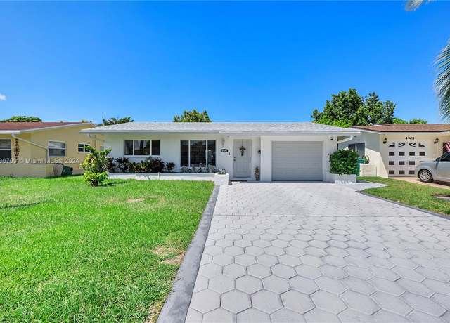 Property at 4905 NW 53rd St, Tamarac, FL 33319, 2 beds, 2 baths