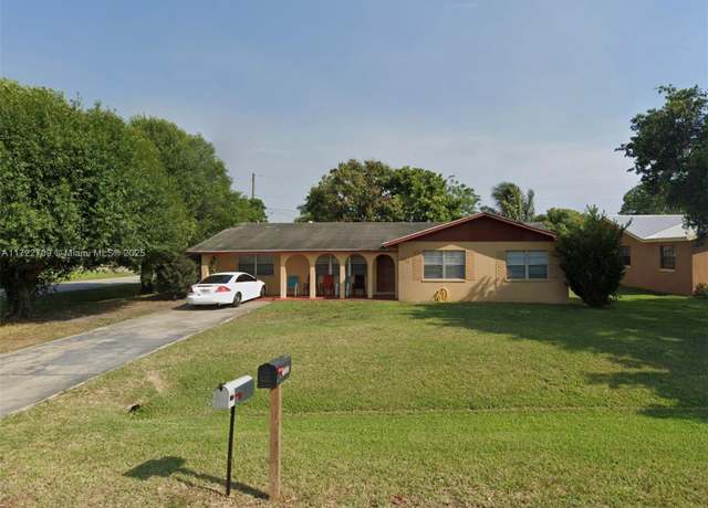 Property at 1233 Kentucky Ave, Clewiston, FL 33440, 4 beds, 2 baths