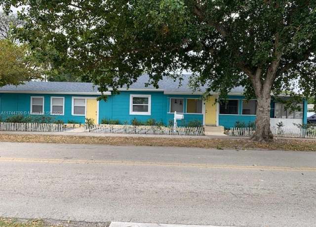 Property at 1218 N 24th Ave, Hollywood, FL 33020, 3 beds, 2 baths