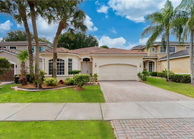 Property at 6231 SW 195th Ave, Pembroke Pines, FL 33332, 3 beds, 2 baths
