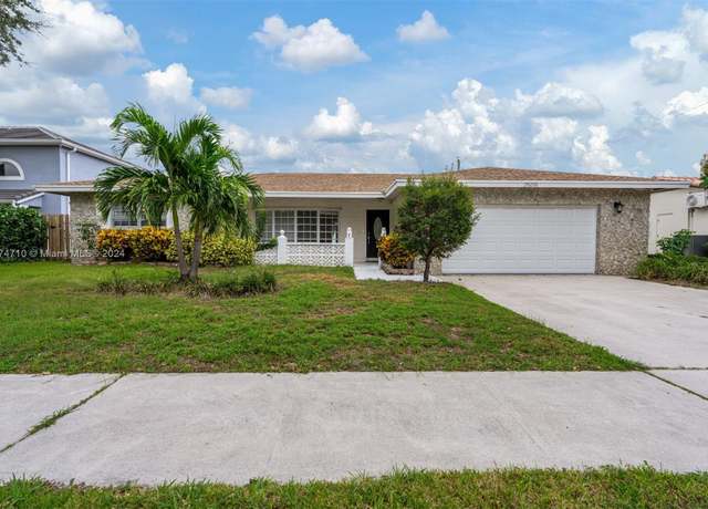 Property at 2505 NE 35th Dr, Fort Lauderdale, FL 33308, 4 beds, 2 baths