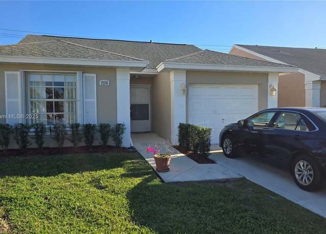 Property at 2270 SE 7th Pl, Homestead, FL 33033, 2 beds, 2 baths