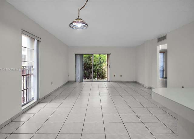 Property at 6886 N Kendall Dr Unit D208, Pinecrest, FL 33156, 1 bed, 1.5 baths