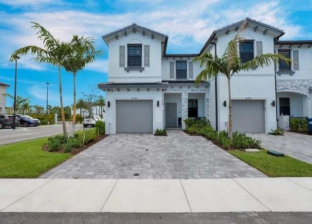 Property at 20366 NW 4th Path #20366, Miami, FL 33169, 3 beds, 2.5 baths