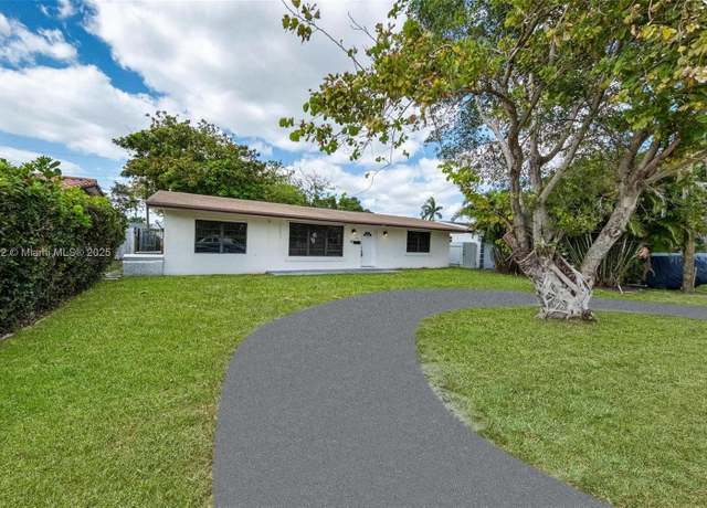 Property at 7817 NE Madeira St, Miramar, FL 33023, 3 beds, 2 baths