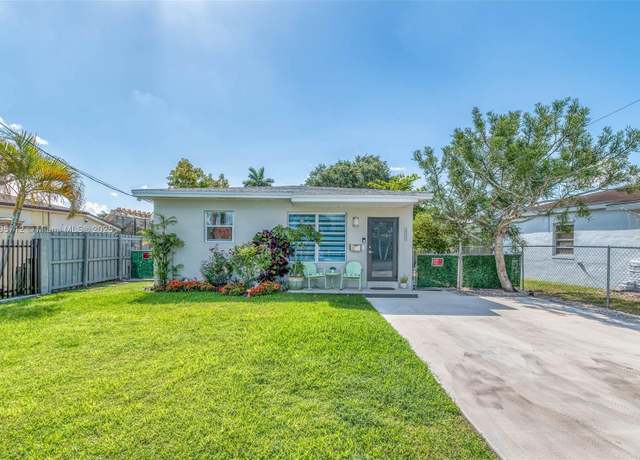 Property at 3295 SW 75th Ct, Miami, FL 33155, 3 beds, 2 baths