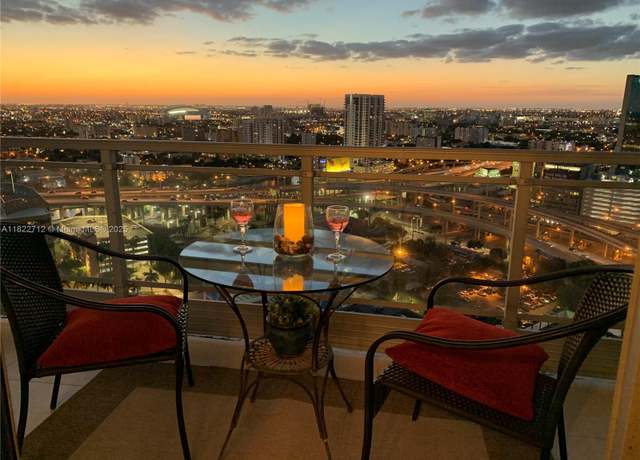 Property at 90 SW 3rd St #3010, Miami, FL 33130, 1 bed, 1 bath