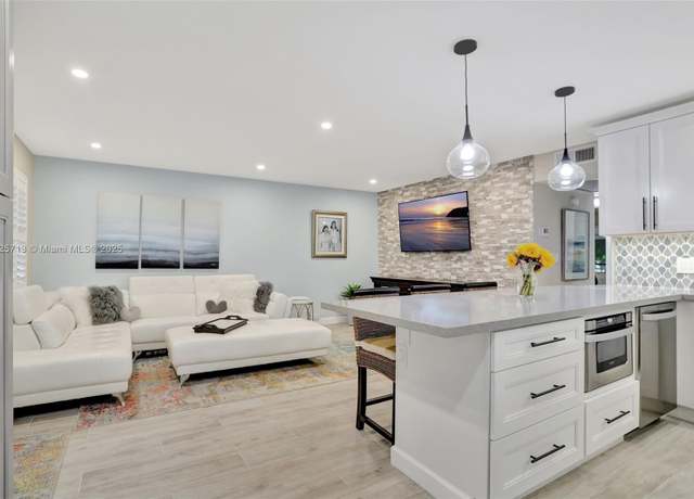 Property at 285 Ventnor S #285, Deerfield Beach, FL 33442, 2 beds, 1.5 baths