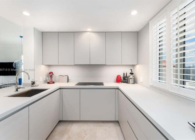 Property at 10 Aragon Ave #1505, Coral Gables, FL 33134, 3 beds, 2 baths