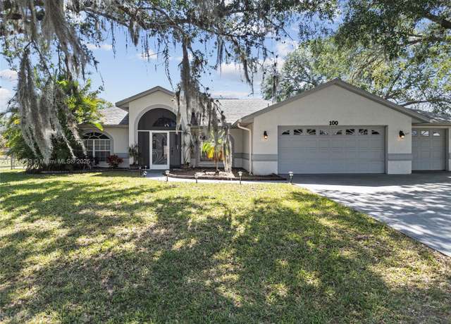 Property at 100 Oak Knolls Cir, Sebring, FL 33876, 3 beds, 2 baths