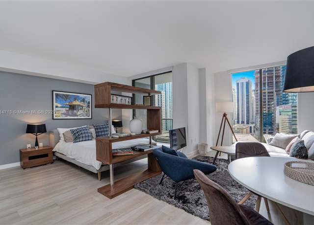 Property at 31 SE 6th St #2205, Miami, FL 33131, 1 bath