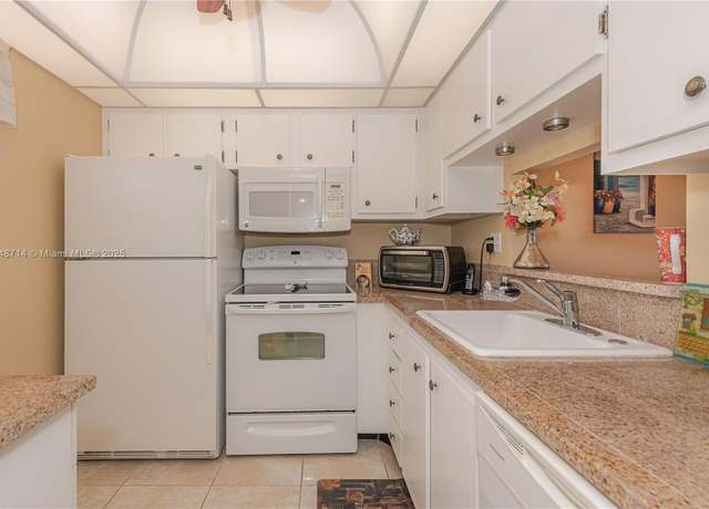 Property at Undisclosed address, Lauderdale Lakes, FL 33319, 1 bed, 1 bath