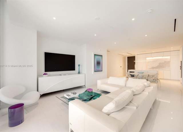 Property at 300 Biscayne Boulevard Way Unit 5205W, Miami, FL 33131, 2 beds, 3.5 baths