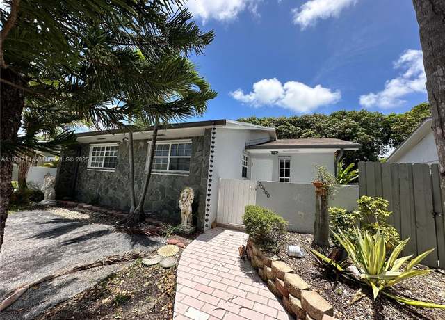 Property at 20500 SW 92nd Pl, Cutler Bay, FL 33189, 7 beds, 4 baths