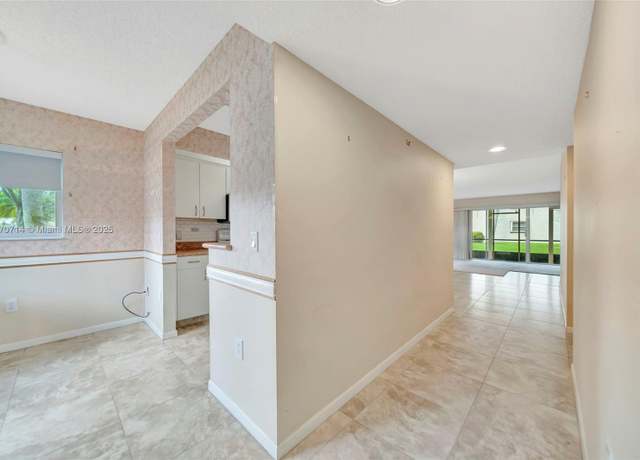 Property at 13105 SW 16th Ct Unit 101L, Pembroke Pines, FL 33027, 2 beds, 2 baths