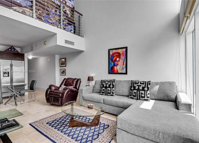 Property at 41 SE 5th St #1214, Miami, FL 33131, 1 bed, 1.5 baths