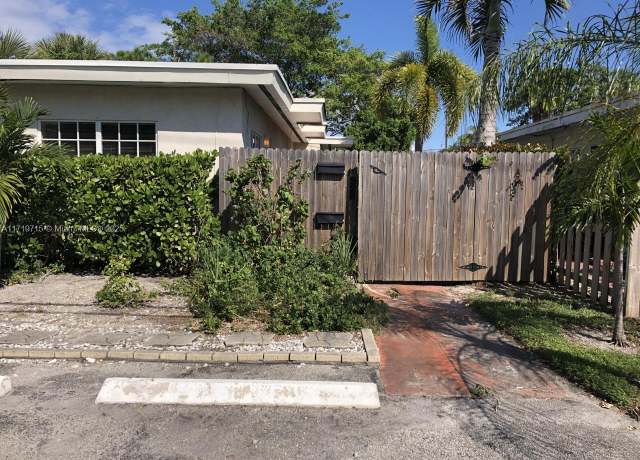 Property at 928 N Victoria Park Rd, Fort Lauderdale, FL 33304, 3 beds, 2 baths