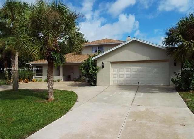 Property at 822 Diane Cir, Englewood, FL 34223, 4 beds, 3.5 baths