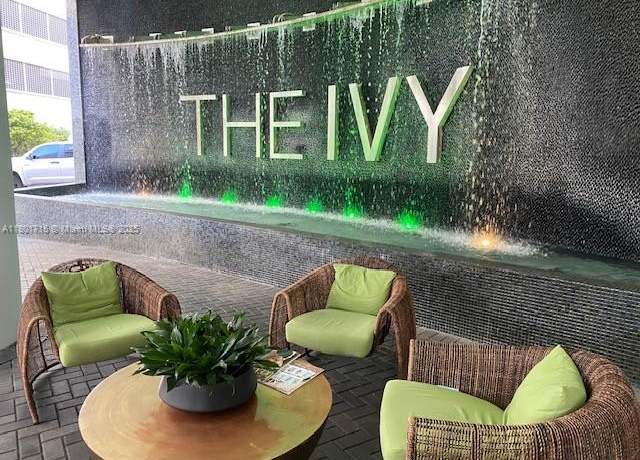 Property at 90 SW 3rd St #4001, Miami, FL 33130, 2 beds, 2 baths