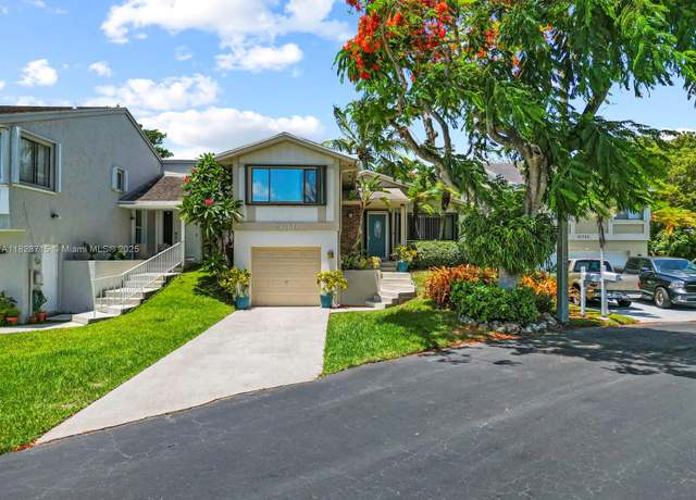 Property at 21760 SW 99th Pl, Cutler Bay, FL 33190, 2 beds, 2 baths