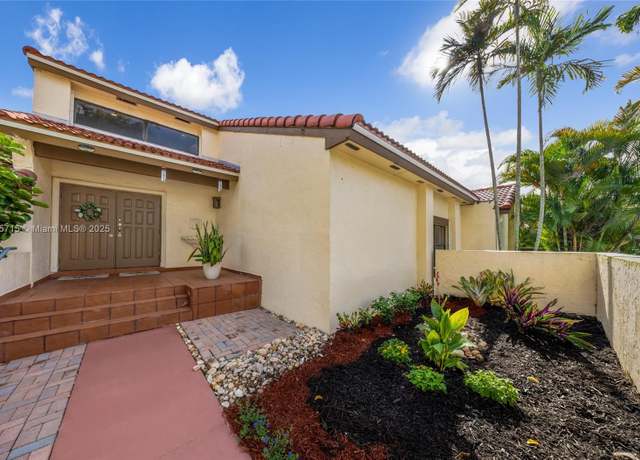 Property at 6637 NW 181st Ln, Hialeah, FL 33015, 3 beds, 2 baths