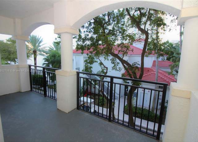 Property at 3255 NE 184th St #12311, Aventura, FL 33160, 2 beds, 2 baths