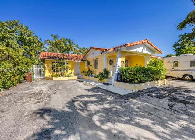 Property at 471 SE 6th St, Hialeah, FL 33010, 5 beds, 4 baths