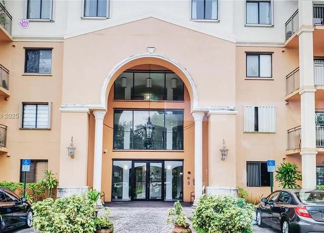 Property at 9340 Fontainebleau Blvd Unit W411, Miami, FL 33172, 3 beds, 2 baths