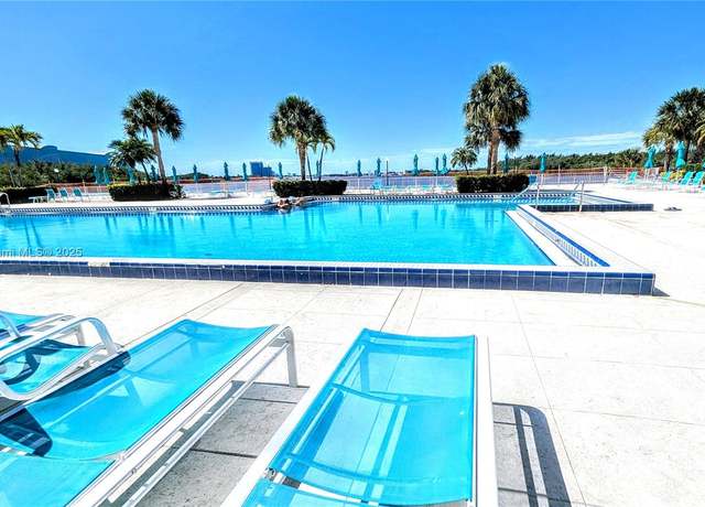 Property at 300 Bayview Dr #206, Sunny Isles Beach, FL 33160, 3 beds, 2.5 baths