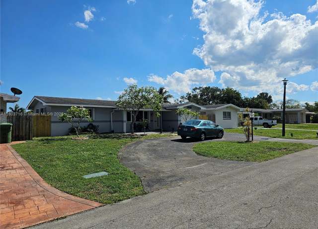 Property at 8240 NW 15th St, Pembroke Pines, FL 33024, 2 beds, 1.5 baths