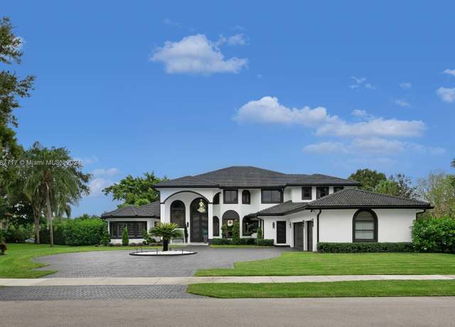 Property at 2440 SW 105th Ter, Davie, FL 33324, 7 beds, 4.5 baths