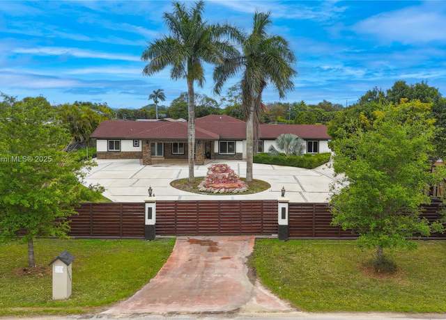 Property at 19390 SW 312th St, Homestead, FL 33030, 4 beds, 3.5 baths