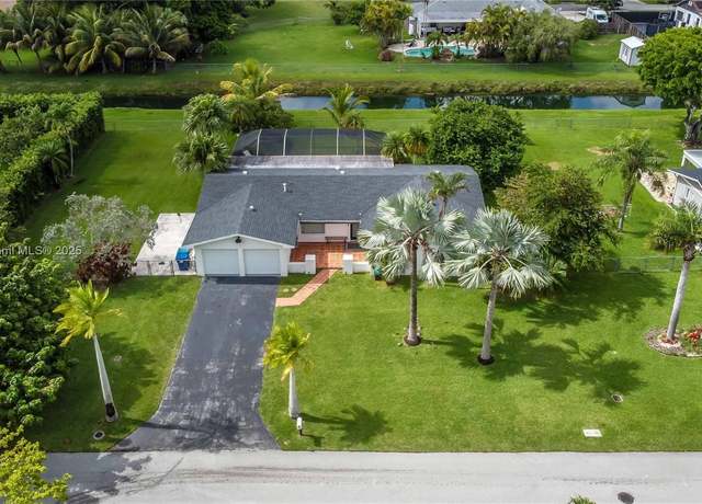 Property at 8885 SW 182nd Ter, Palmetto Bay, FL 33157, 3 beds, 2 baths