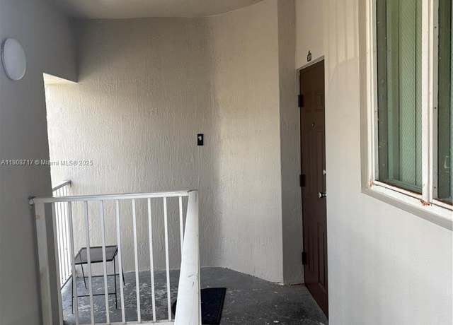 Property at 1652 SE 28th St #205, Homestead, FL 33035, 3 beds, 2 baths