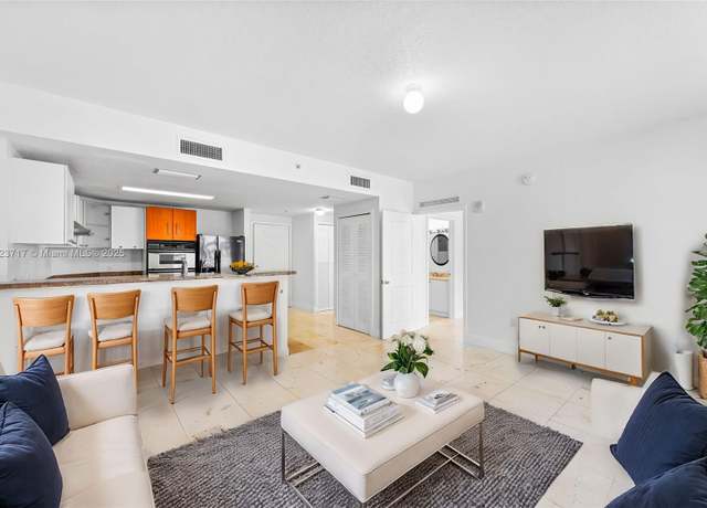 Property at 170 SE 14th St #1203, Miami, FL 33131, 1 bed, 1 bath