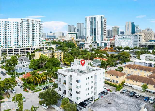 Property at 498 SW 2nd St Unit 2D, Miami, FL 33130, 1 bed, 2 baths